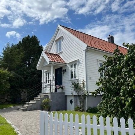 Hybel Med Bad Apartamento Egersund Exterior foto